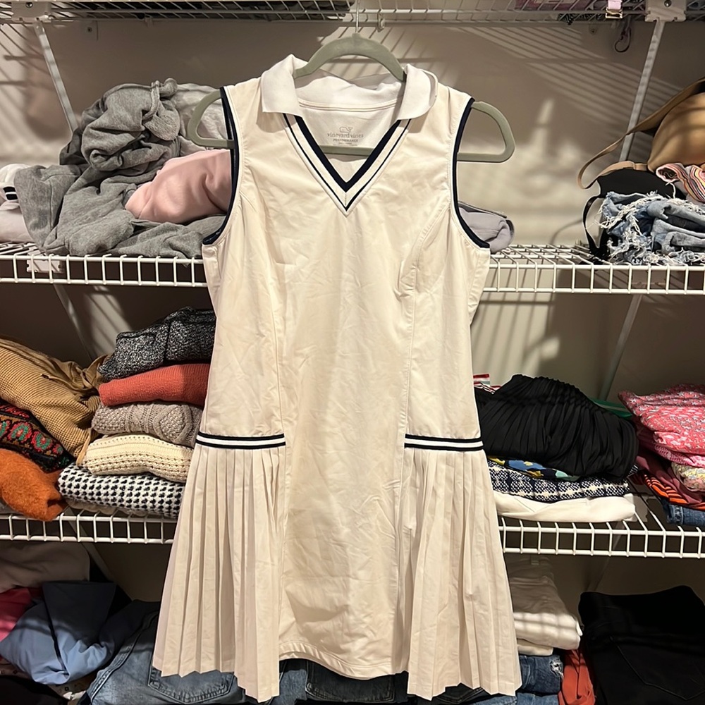 Vineyard Vines athletic dress